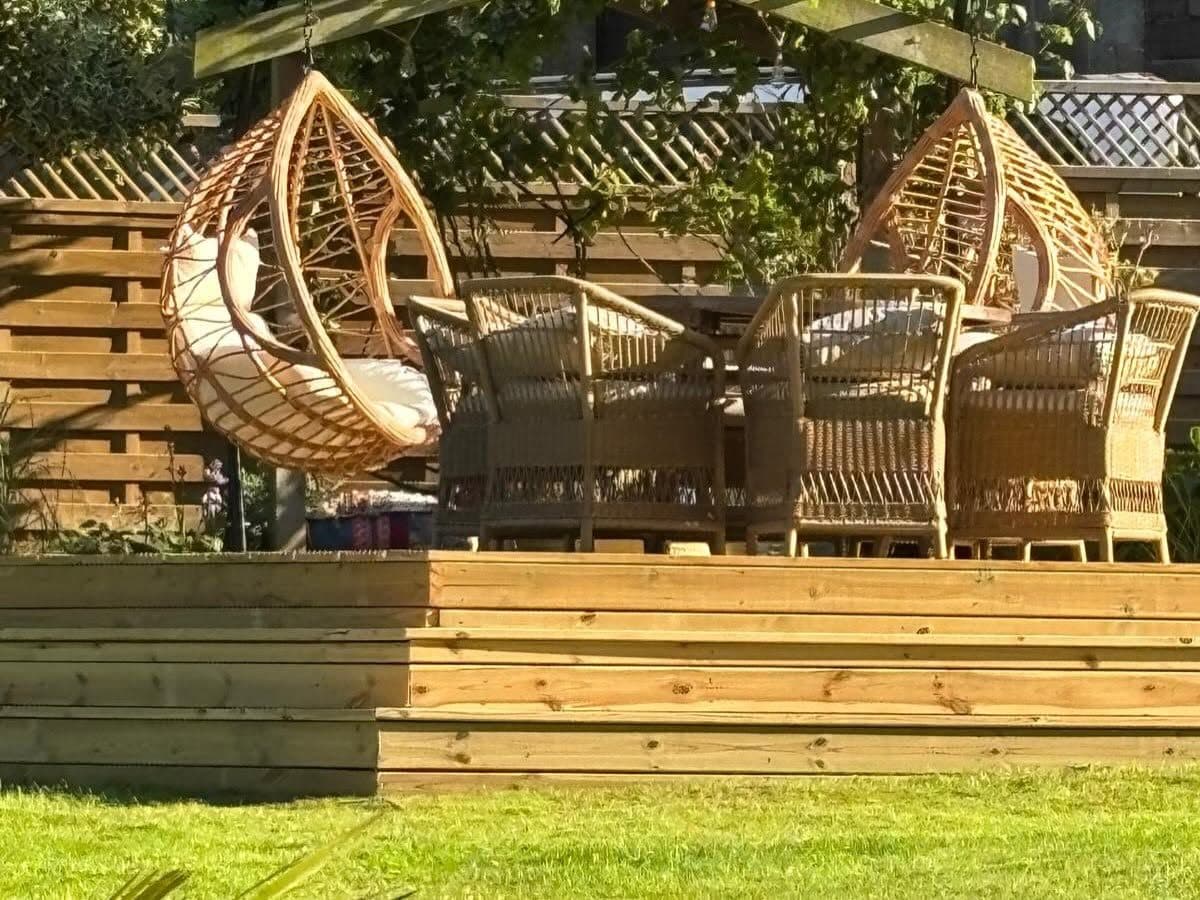 Decking with Wrap-Around Steps — image 3