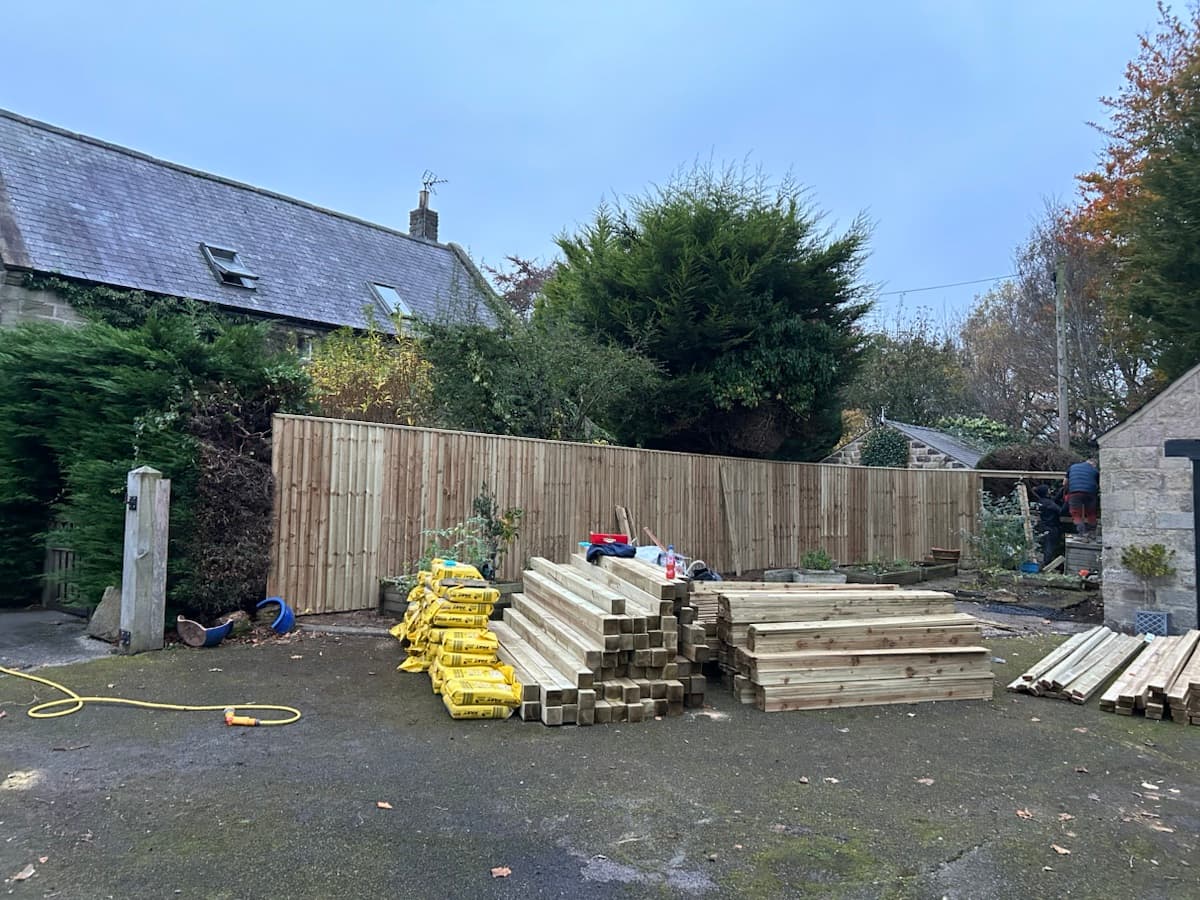 Lattice Top Boundary Fencing — image 2