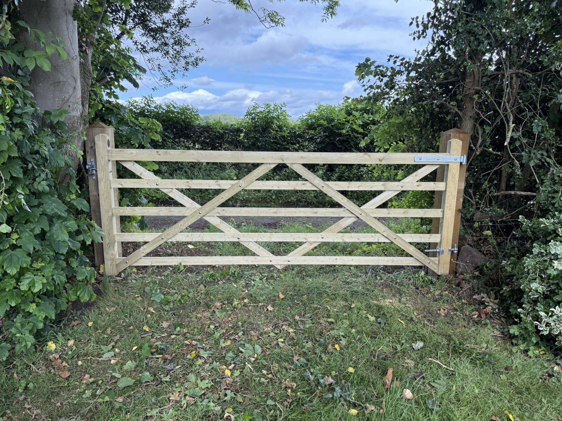 Gravel Driveway & Timber Gate — image 1