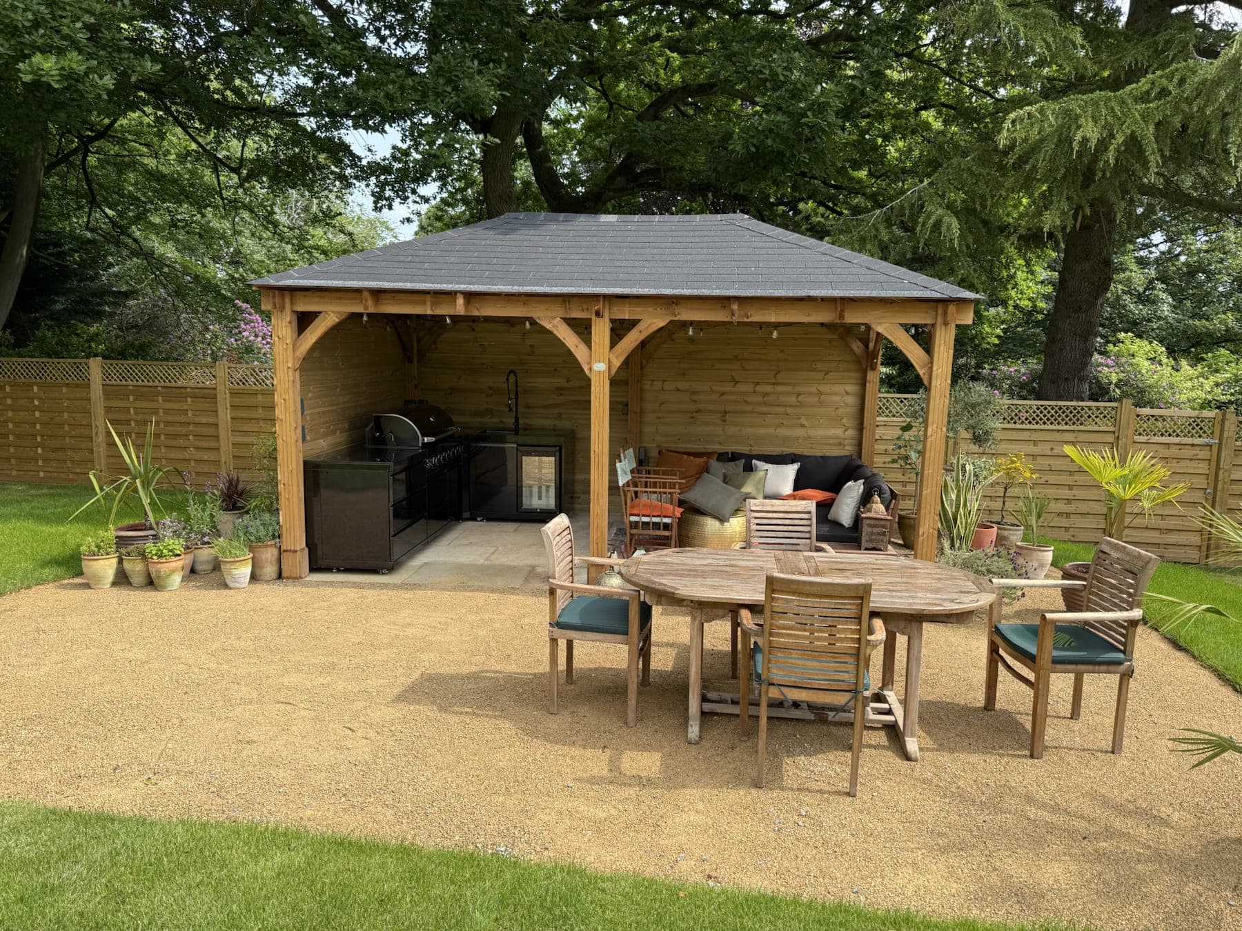 Pergola & Gravel Seating Area