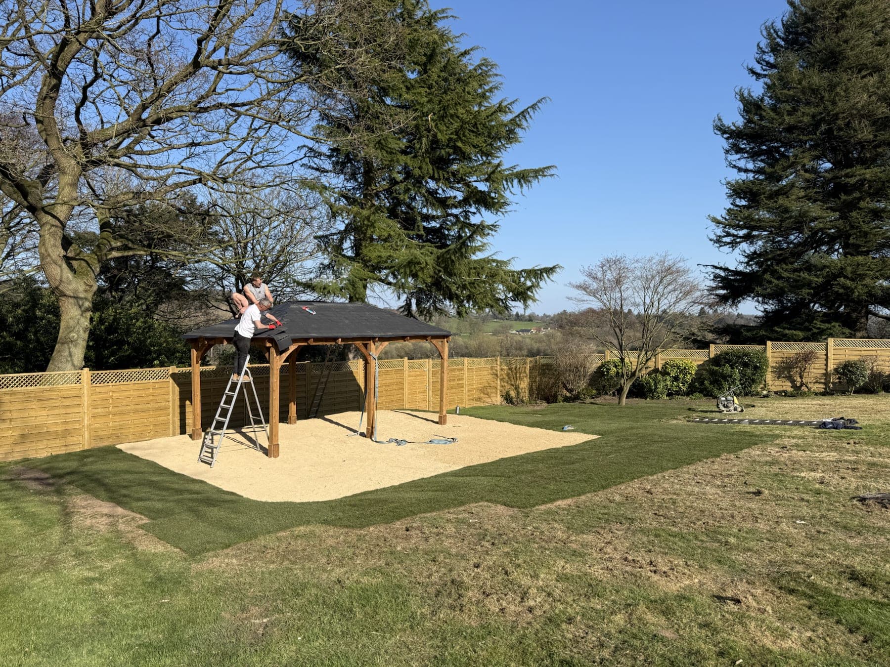 Pergola & Gravel Seating Area — image 2