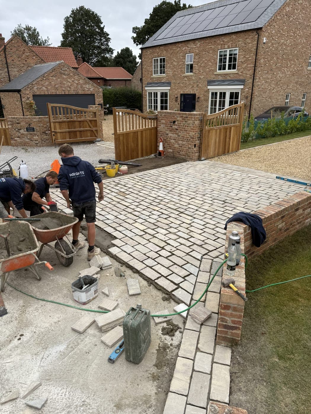 Reclaimed Stone Sett Courtyard — image 2