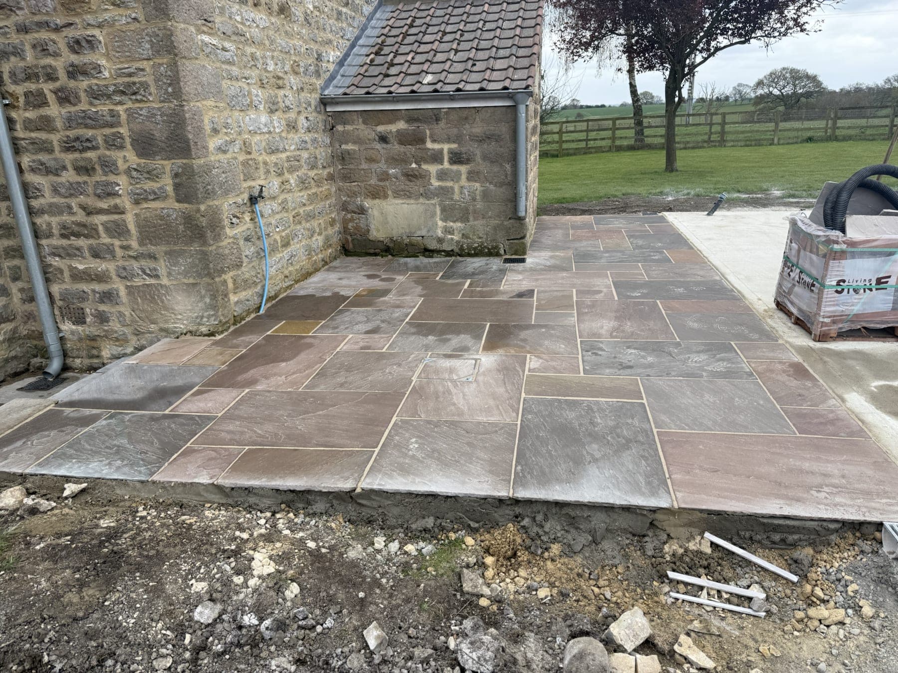 Stone Patio & Lawn Finish — image 2