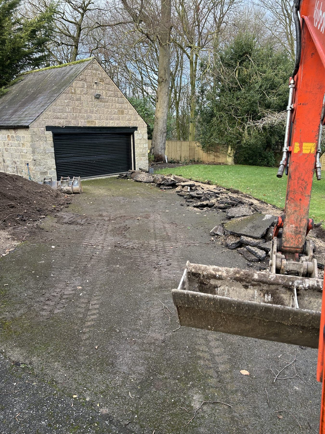 Stone Property Driveway & Fencing — image 2