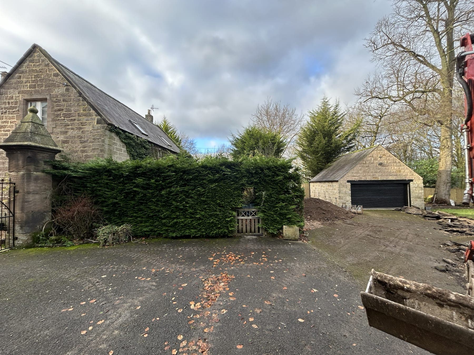 Stone Property Driveway & Fencing — image 3