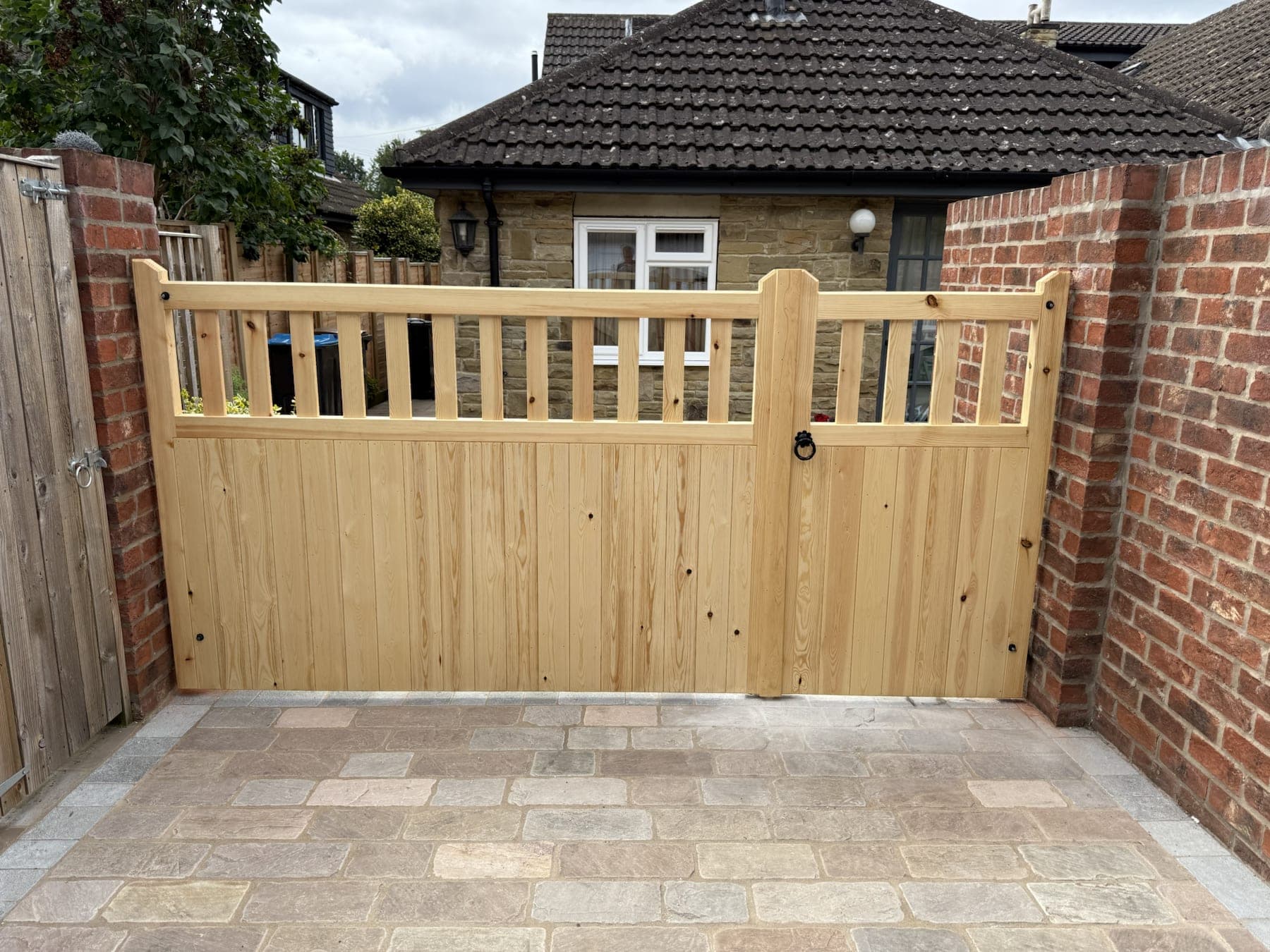 Timber Gates & Boundary Fencing — image 2