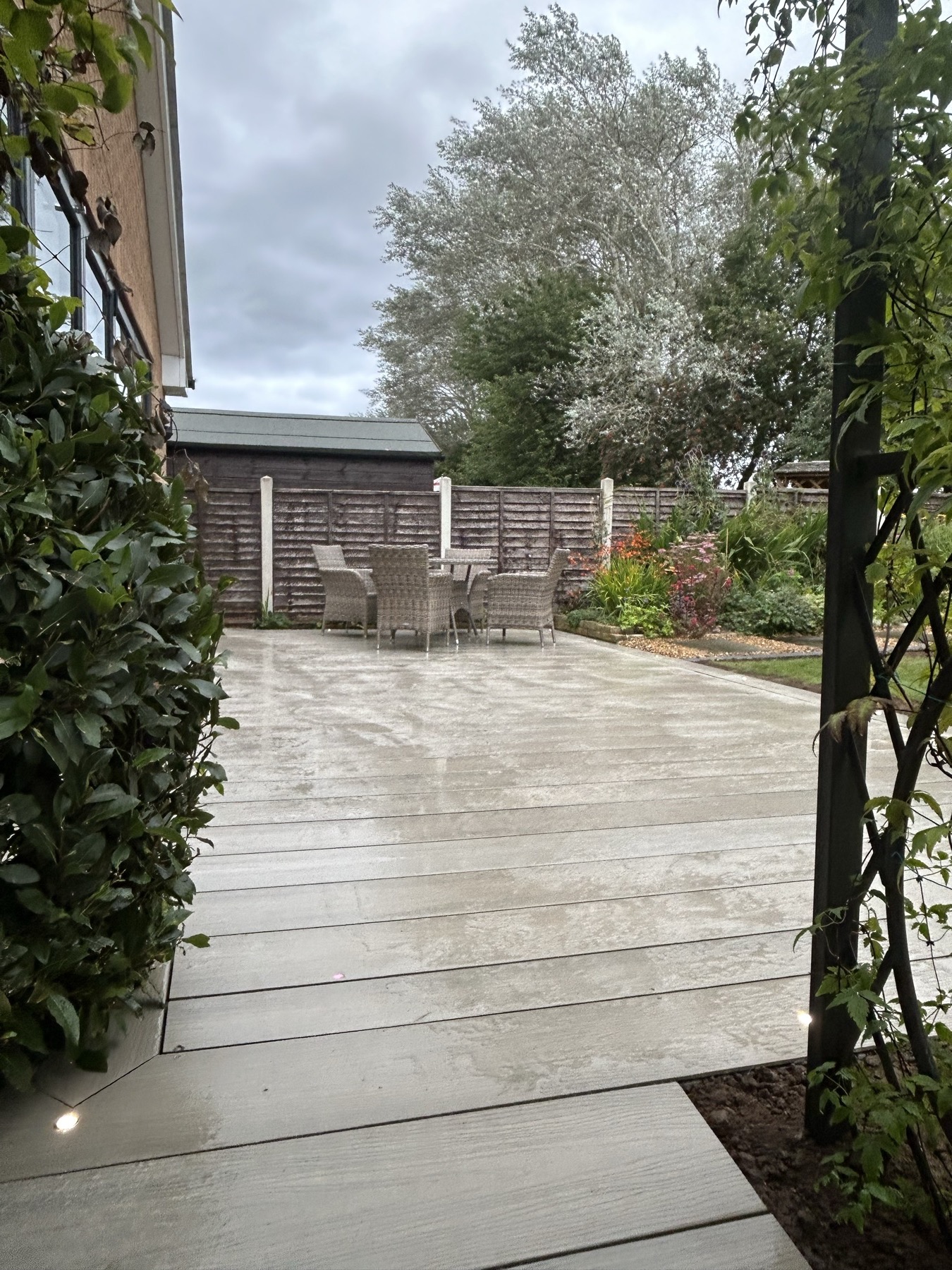 Composite Deck & Garden Finish — image 6