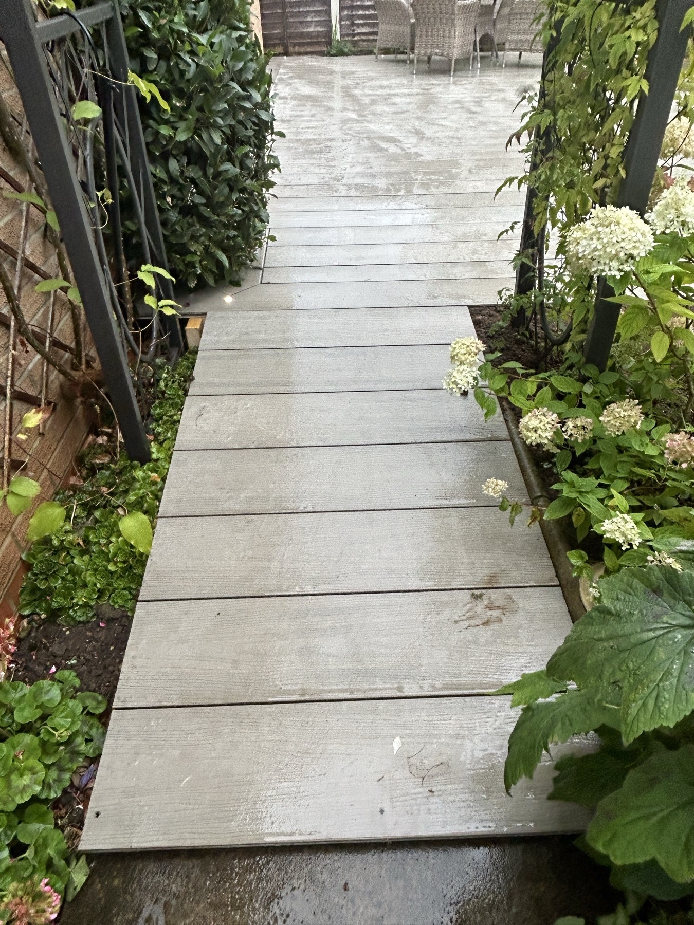 Composite Deck & Garden Finish — image 7
