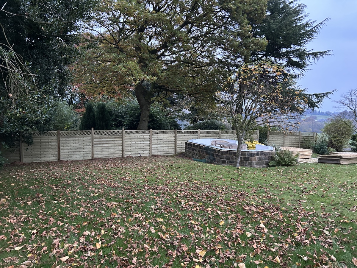 Lattice Top Boundary Fencing — image 1