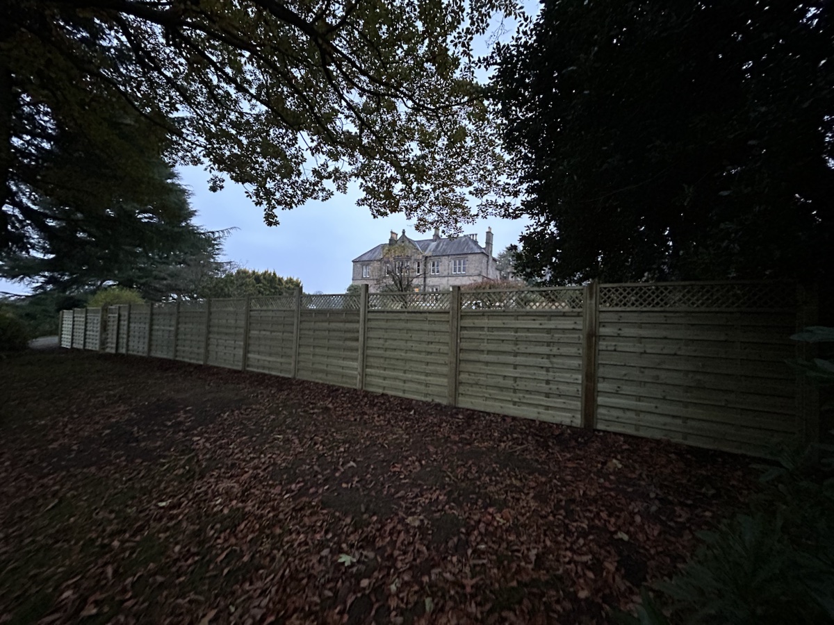 Lattice Top Boundary Fencing — image 3