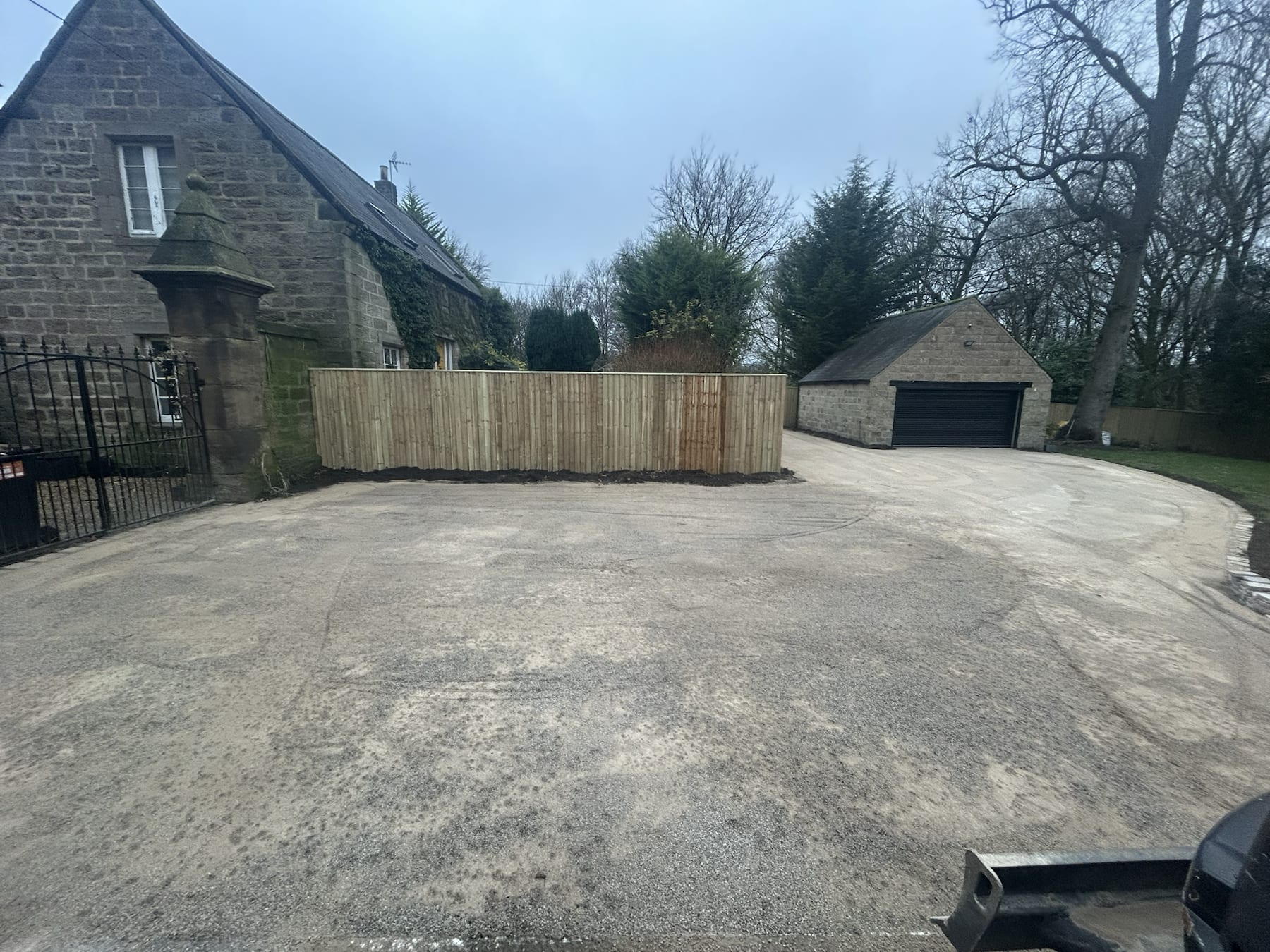 Stone Property Driveway & Fencing — image 7